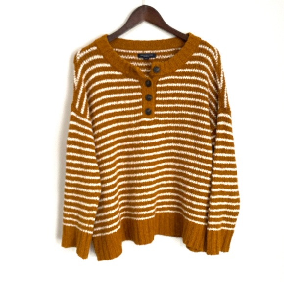 AMERICAN EAGLE Womens Small Rustic White Stripe Vneck Pullover Sweater - Picture 2 of 5